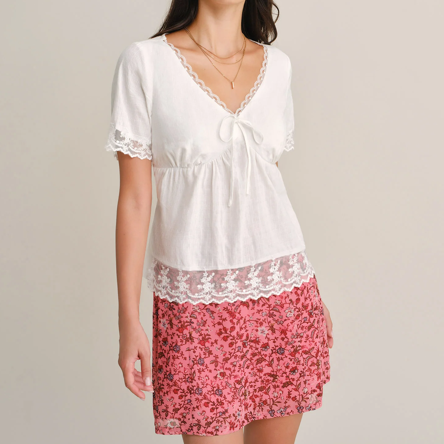 White V‑Neck Lace Tie Short Sleeve Top